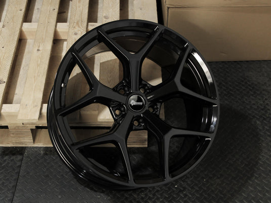 GTS 20" - Gloss Black