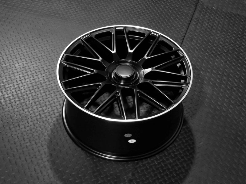 Load image into Gallery viewer, MC173 19&quot; - Satin Black Machined Lip
