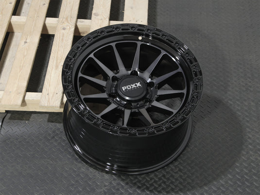 SANDO 17" - Jet Black