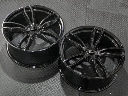 F1 20" - Gloss Black