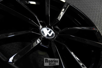 PV209 18" Gloss Black