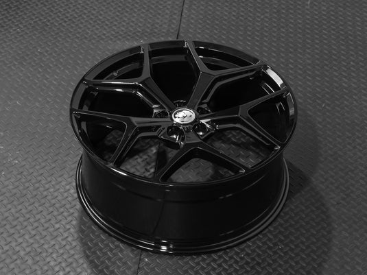 GTS 22" - Gloss Black