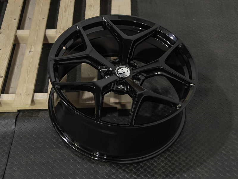 Load image into Gallery viewer, GTS 22&quot; - Gloss Black
