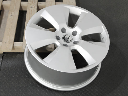 SIGNATURE 19" - Silver